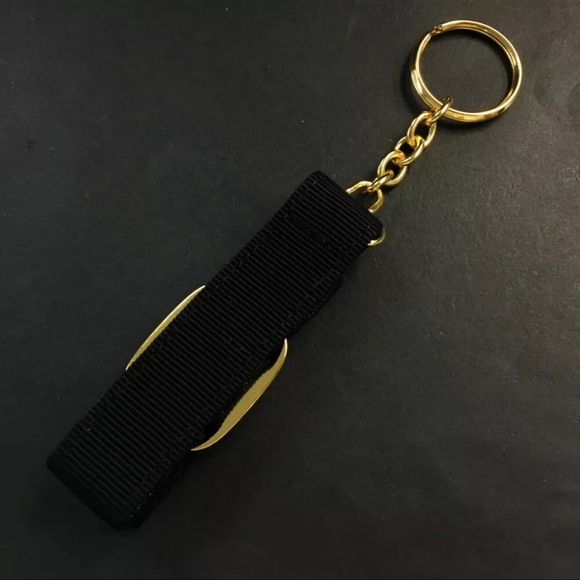 AUTH Salvatore Ferragamo Vala Ribbon Black Gold Keychain - Picture 6 of 7